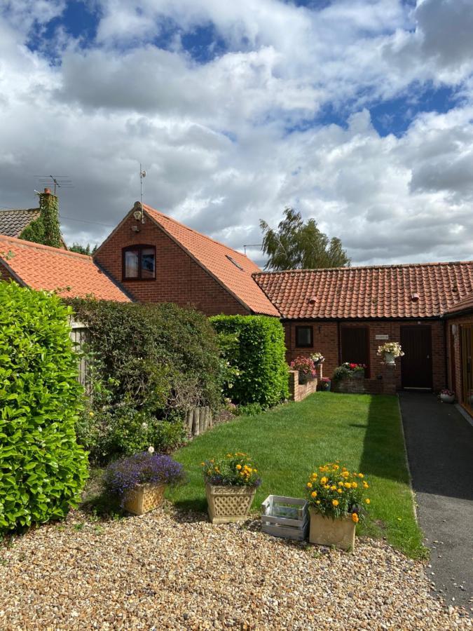 Willow Tree Cottages Newark-on-Trent  Exterior photo